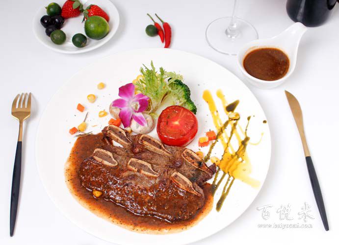 學西餐一年的學費是多少？